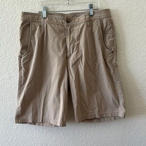LULULEMON Men's Tan Shorts Size 34 in Excellent Condition